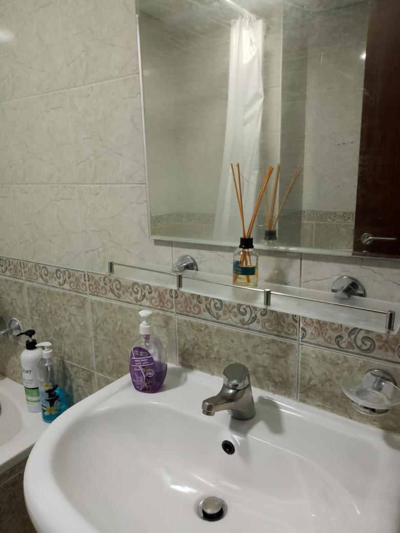 Top House Hostel أبو ظبي المظهر الخارجي الصورة