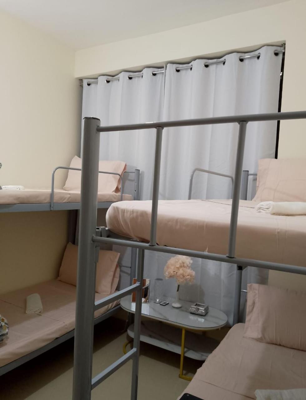 Top House Hostel أبو ظبي المظهر الخارجي الصورة